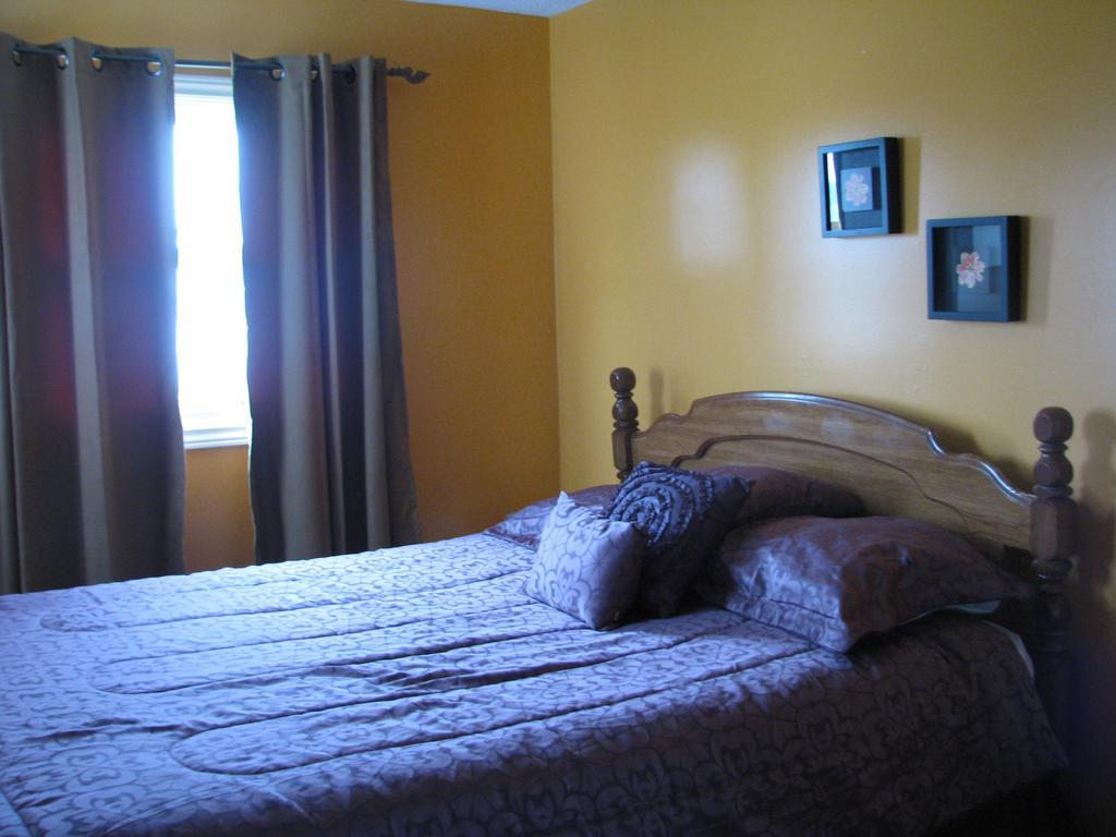Right Off Da Boat B&B Port aux Basques Zimmer foto