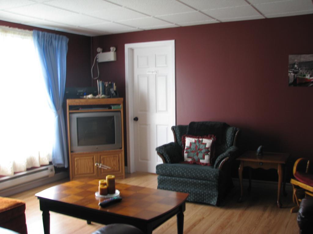 Right Off Da Boat B&B Port aux Basques Exterior foto